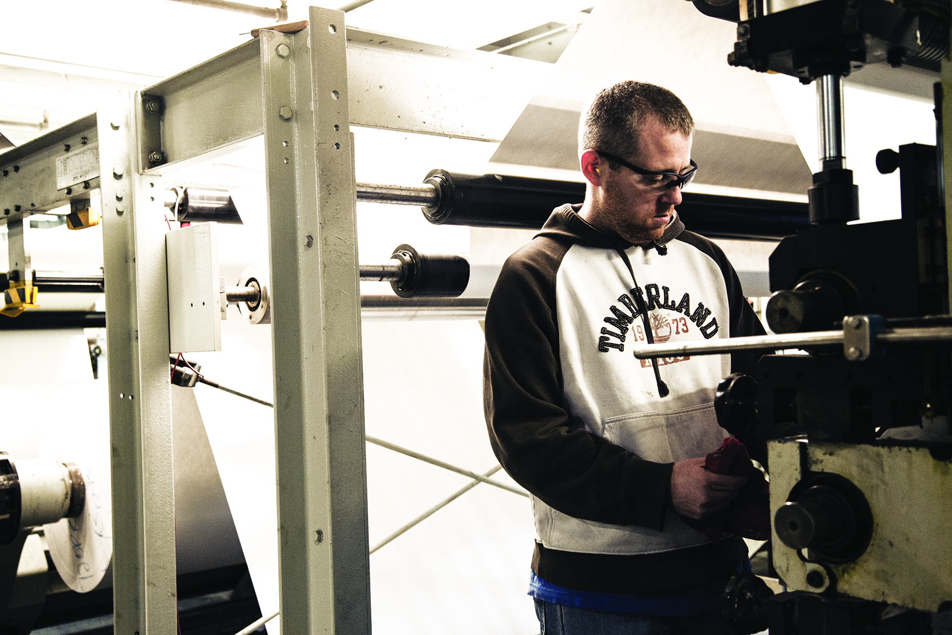 Image of a mill worker at Mohawk